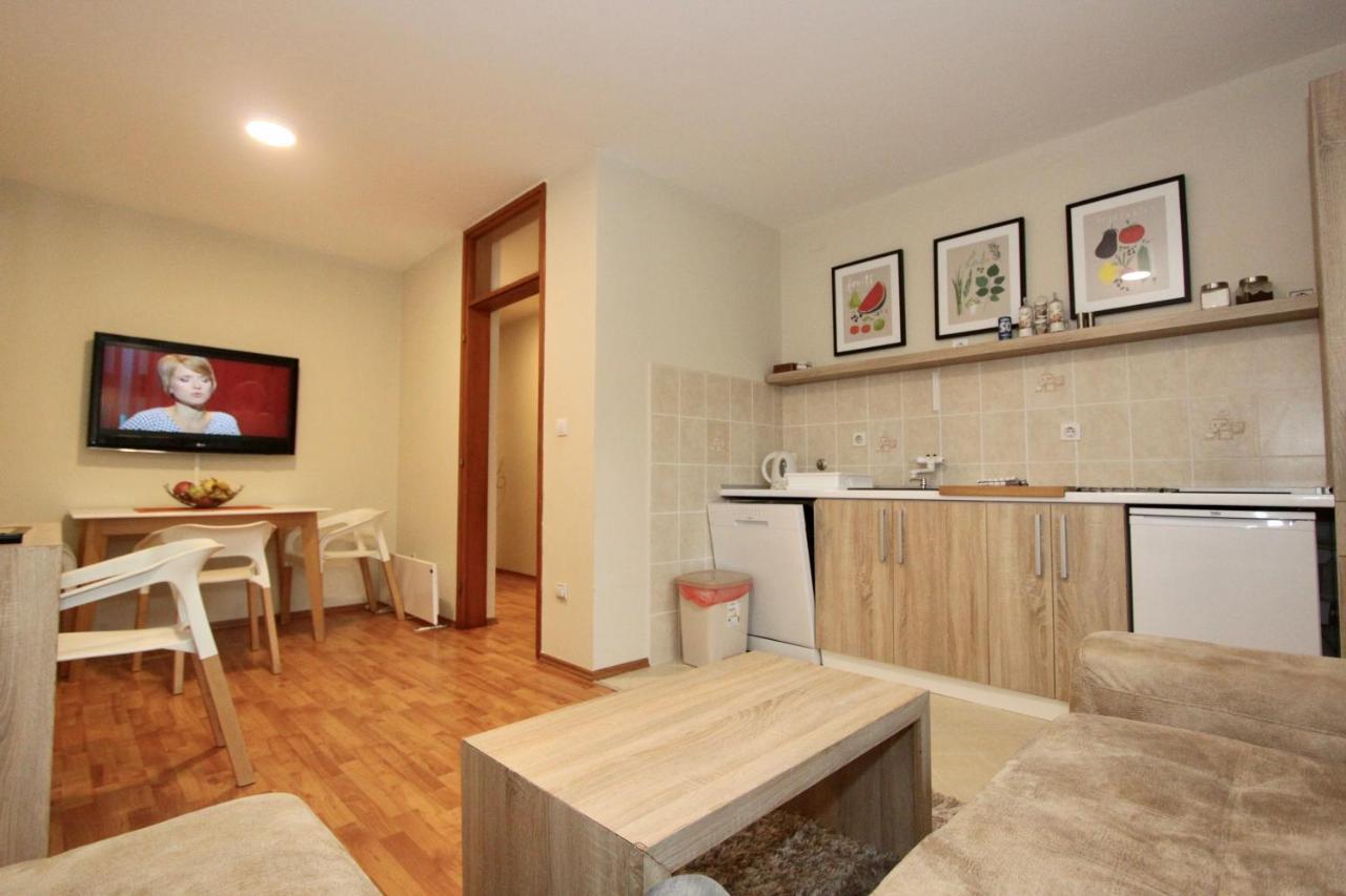 Cozy Apartments In Belgrade, Cukarica, Zeleznik, Free Parking And Wifi 외부 사진