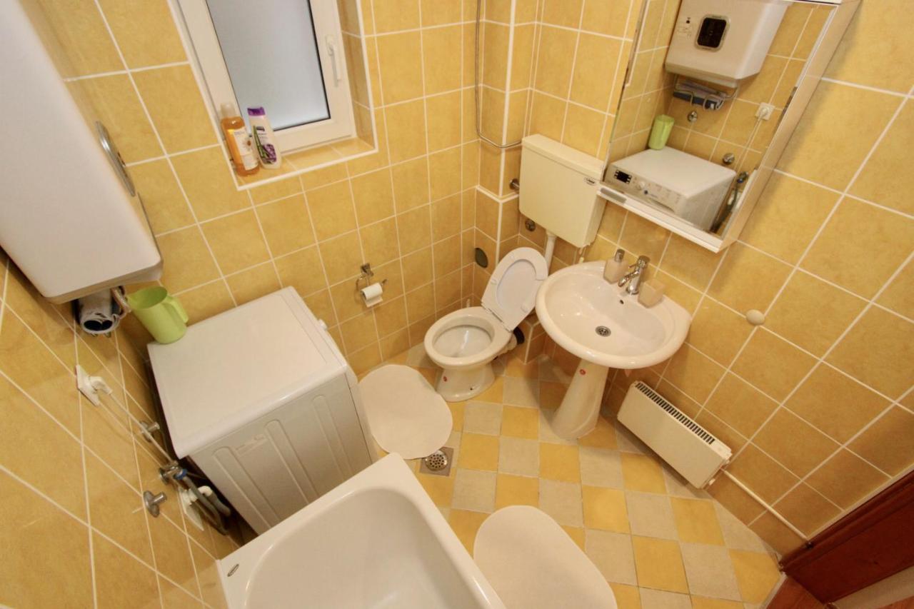 Cozy Apartments In Belgrade, Cukarica, Zeleznik, Free Parking And Wifi 외부 사진