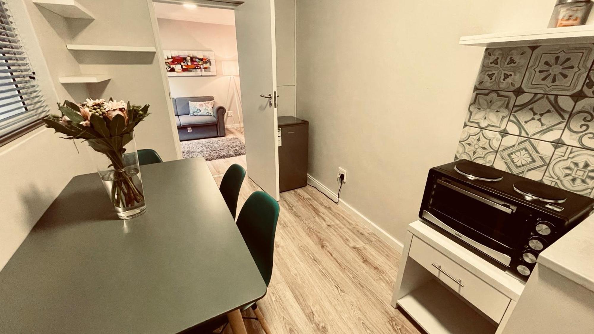 Cozy Apartments In Belgrade, Cukarica, Zeleznik, Free Parking And Wifi 객실 사진